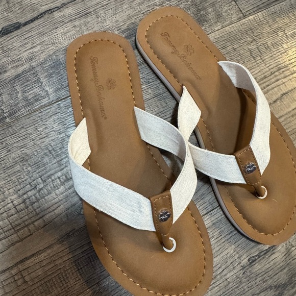SOLD Tommy Bahama Ivory Canvas Sandals NWT - Picture 2 of 4